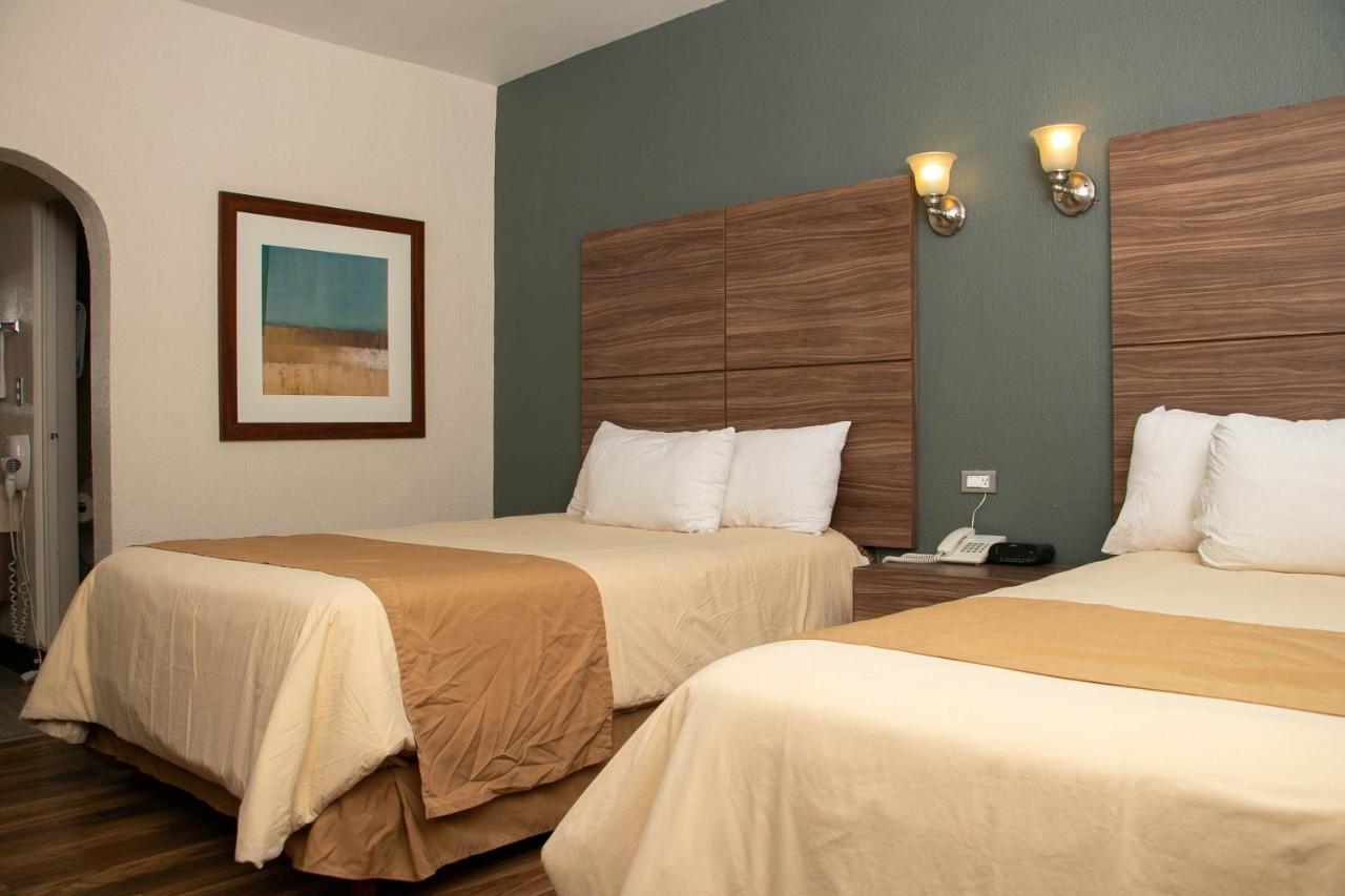 Best Western Cumbres Inn Cd. Cuauhtemoc Экстерьер фото