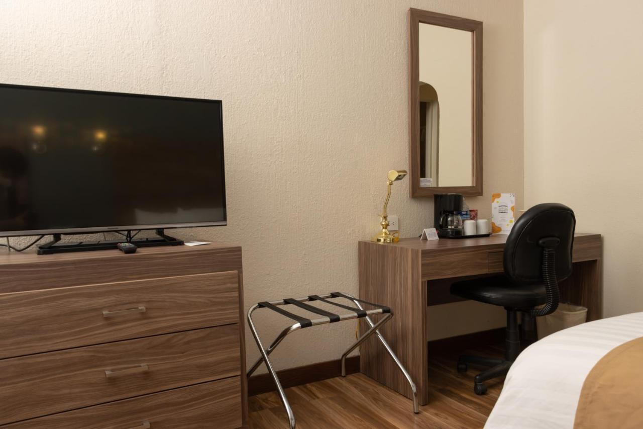 Best Western Cumbres Inn Cd. Cuauhtemoc Экстерьер фото